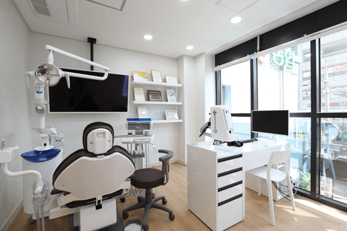 웃자치과교정과치과의원 4번째 이미지