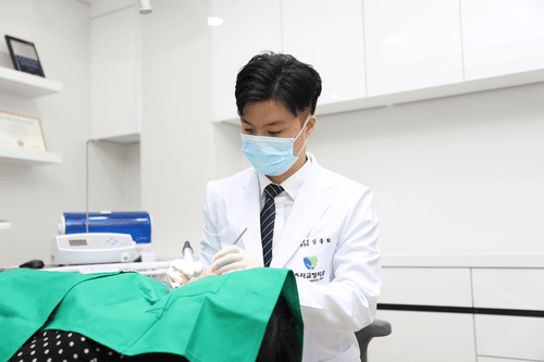 웃자치과교정과치과의원 5번째 이미지