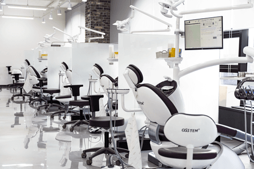 인플란트치과의원 1번째 이미지