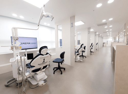 365바른치과의원 창원 대방점 1번째 이미지
